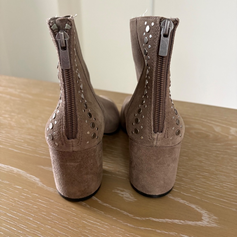 Lord & Taylor 424 Fifth Taupe Suede Studded Ankle Boots Block Heel Size 10M/40 - Picture 4 of 10